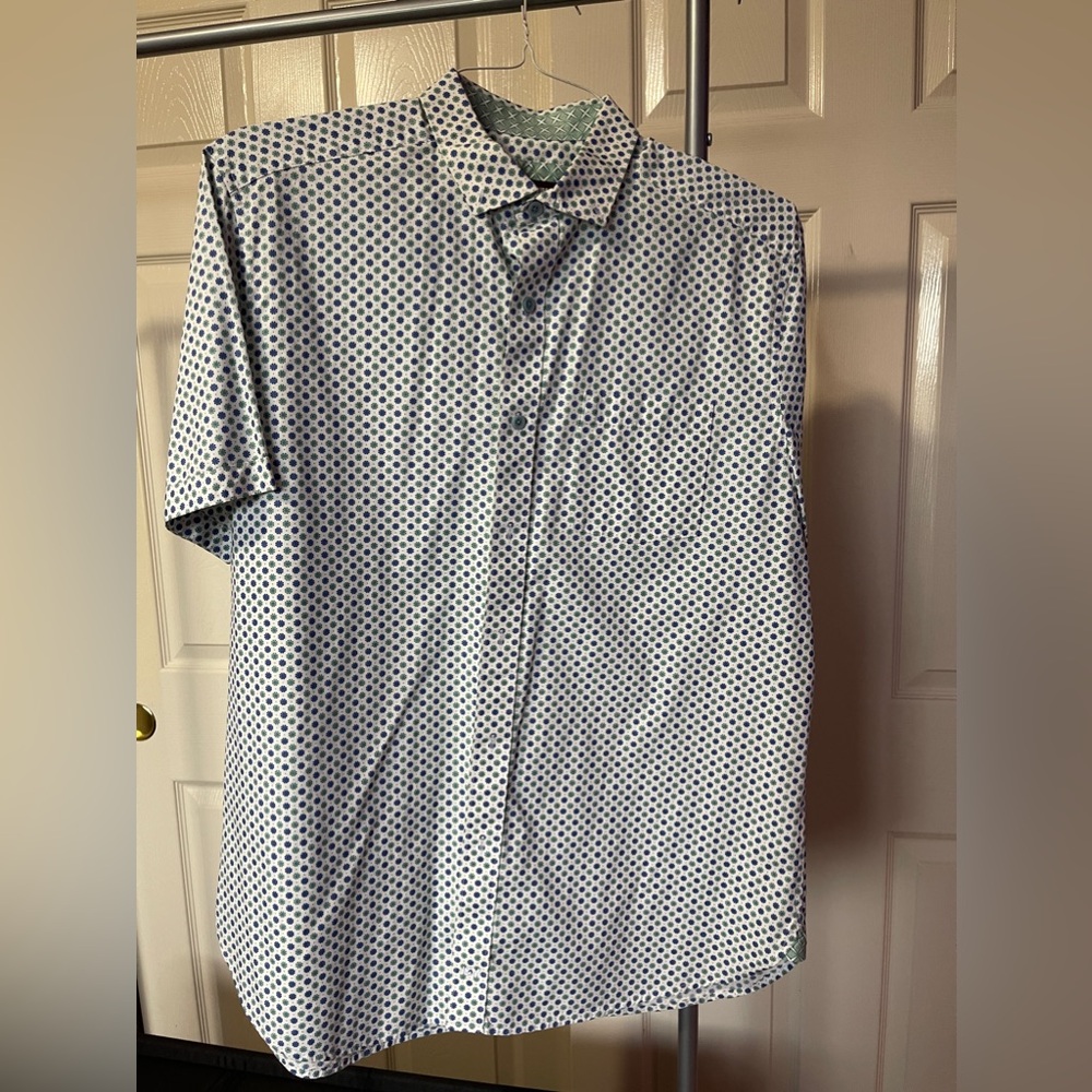 UEC Large Johnston & Murphy short sleeve button up.
